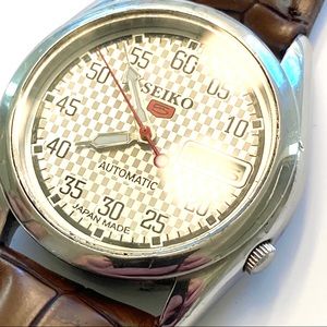 Automatic watch by SEIKO. Works Great